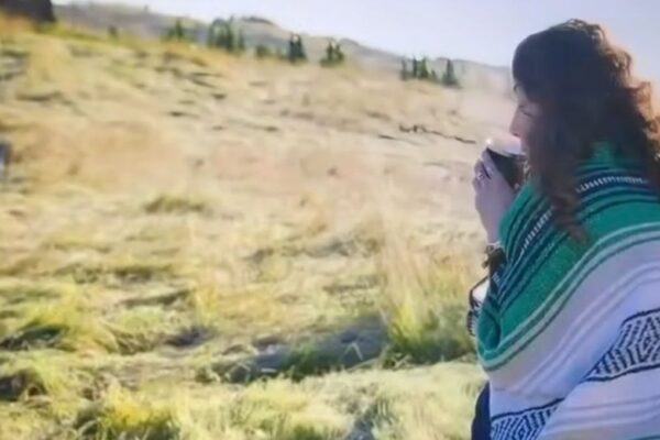 Tomó mate sin bombilla: la extraña escena de “Mi vida con los chicos Walter” que llamó la atención