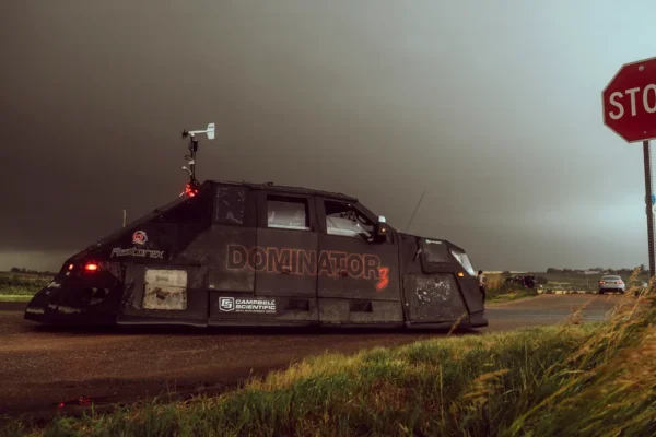 El cazador de tornados Reed Timmer prepara una expedición al sur de Brasil cerca de la frontera con Misiones
