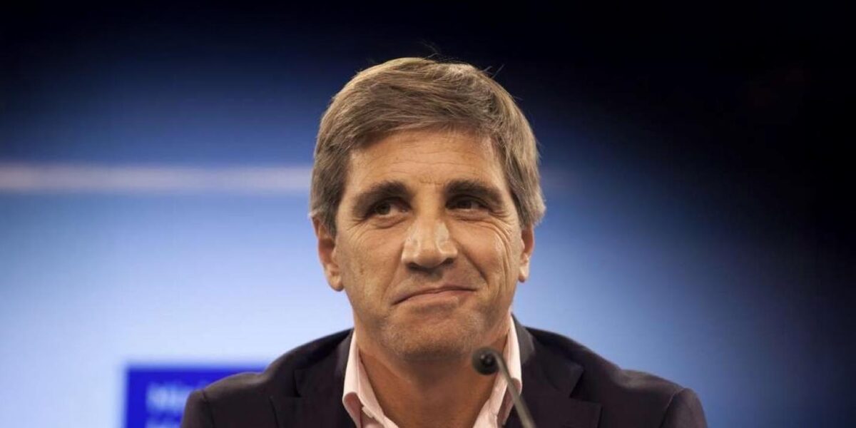 Luis Caputo prepara nuevos anuncios económicos en medio de la tensión por el dólar y las tasas