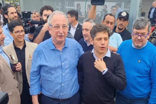 Kicillof llegó a Misiones con una agenda que mezcla gestión y armado político rumbo a 2027