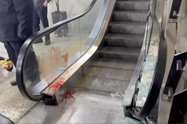 Una escalera mecánica colapsó en una estación de tren de Buenos Aires y dejó 11 heridos