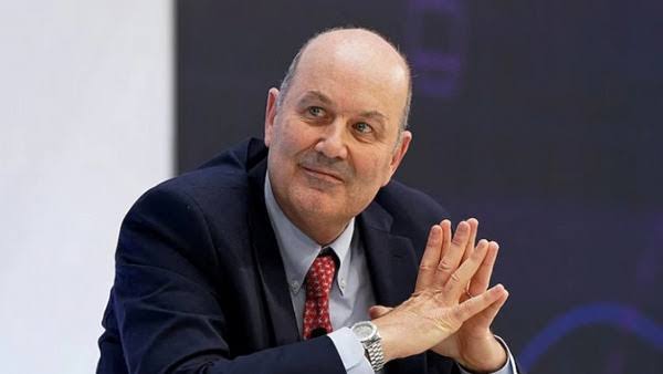 En plena protesta yerbatera, Sturzenegger defendió la desregulación y pidió apostar a las exportaciones