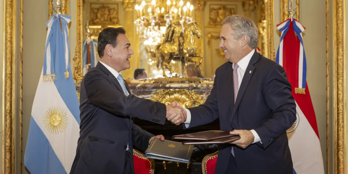 Paraguay y Argentina firmaron dos acuerdos para agilizar la cooperación jurídica entre ambos países