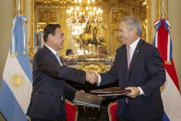 Paraguay y Argentina firmaron dos acuerdos para agilizar la cooperación jurídica entre ambos países