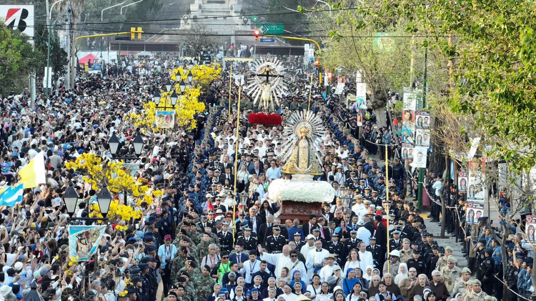 Salta vive el Milagro: miles de peregrinos confluyen en la capital para renovar una tradición de más de tres siglos