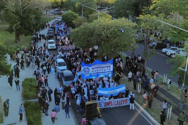 La UNNE vuelve a movilizarse en Corrientes con una clase pública por el financiamiento universitario