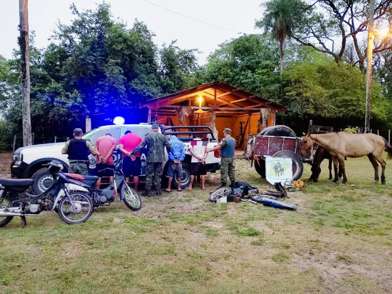 Corrientes: un allanamiento por abigeato terminó con un detenido y dos caballos secuestrados