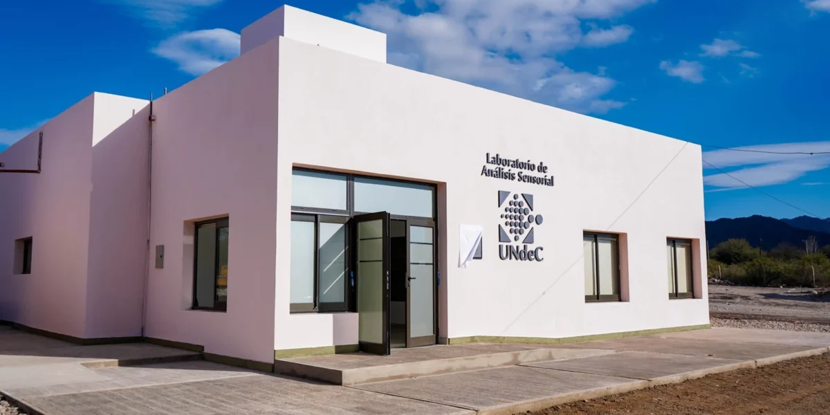 La Rioja: La Universidad Nacional de Chilecito inauguró un laboratorio único en el NOA para analizar aceites de oliva