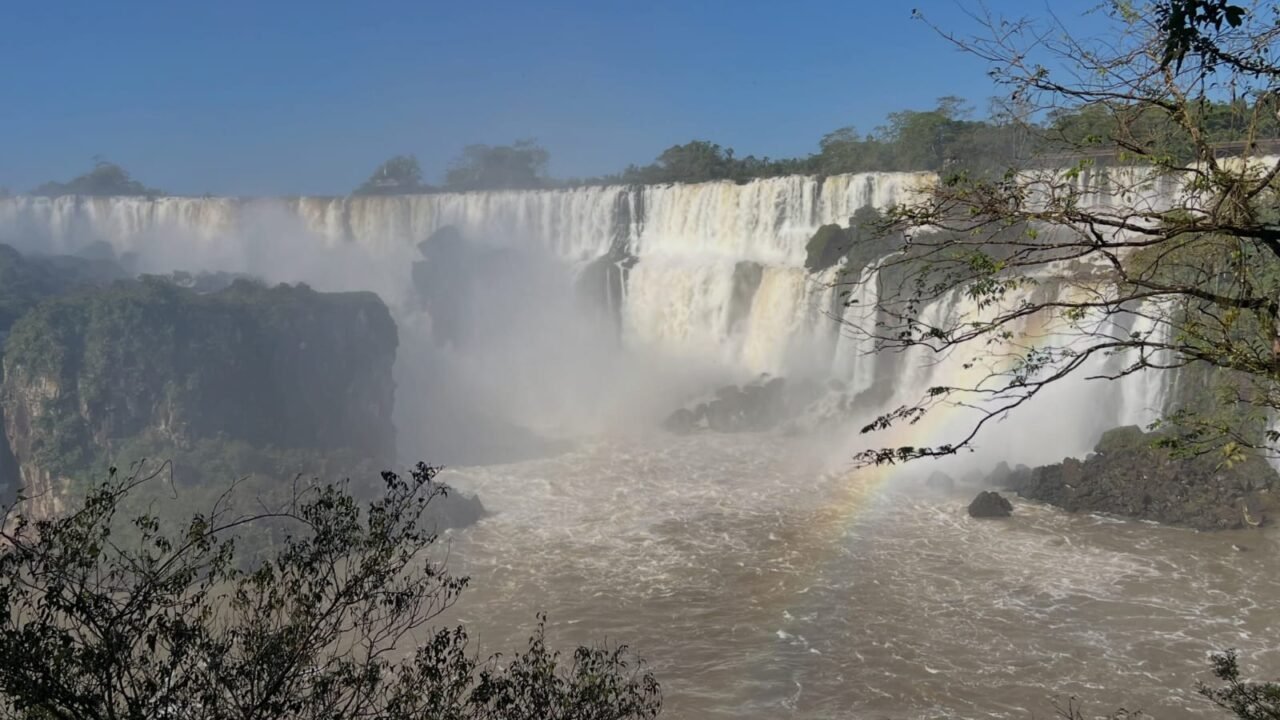 Reabrieron el circuito superior de las Cataratas del Iguazú tras la baja del caudal del río