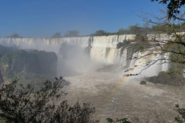 Reabrieron el circuito superior de las Cataratas del Iguazú tras la baja del caudal del río
