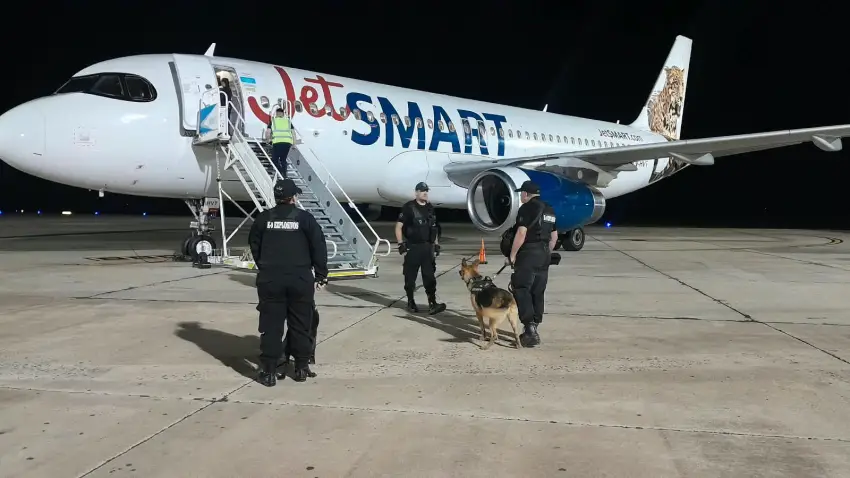 Amenaza de bomba en un vuelo con 180 pasajeros en Resistencia: revisaron el avión y los equipajes, descartaron explosivos e intervino la Justicia Federal