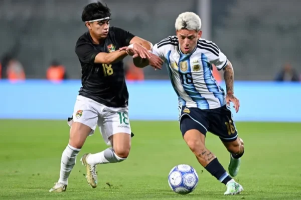 Argentina goleó 4-0 a Bolivia en Córdoba y abrió con una victoria su etapa post Mundial