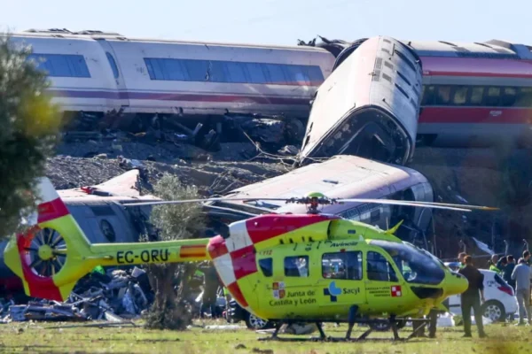Tragedia ferroviaria en España: al menos 30 muertos y decenas de heridos tras el choque de dos trenes de alta velocidad