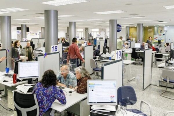 El Estado nacional perdió 72.440 puestos desde diciembre de 2023 y la reducción continuó en agosto