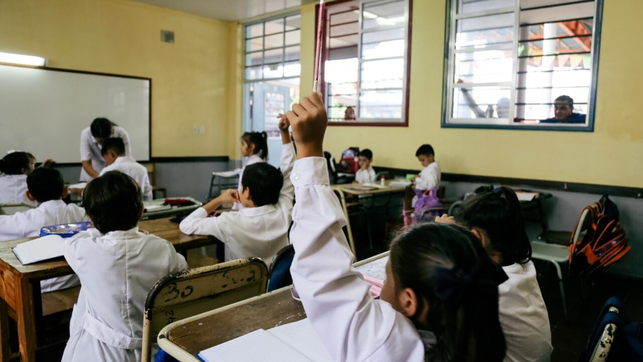 Gobierno y gremios docentes cerraron una nueva recomposición salarial en Misiones