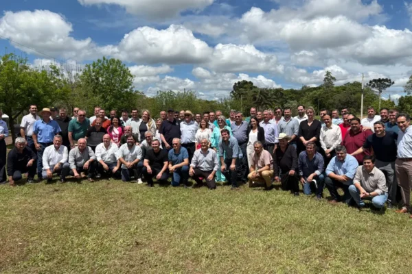 Misiones: Passalacqua reunió a 76 intendentes para coordinar acciones con los municipios