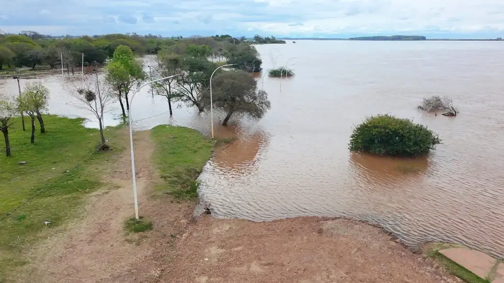 El Niño se extendería hasta abril de 2027 y mantienen alertas por crecidas en el Litoral
