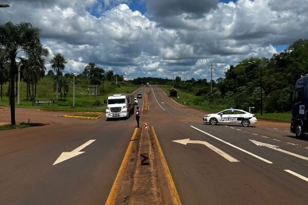 Crecidas en Misiones: habilitan más vehículos en la Ruta 12 y mantienen restricciones en pasos fronterizos